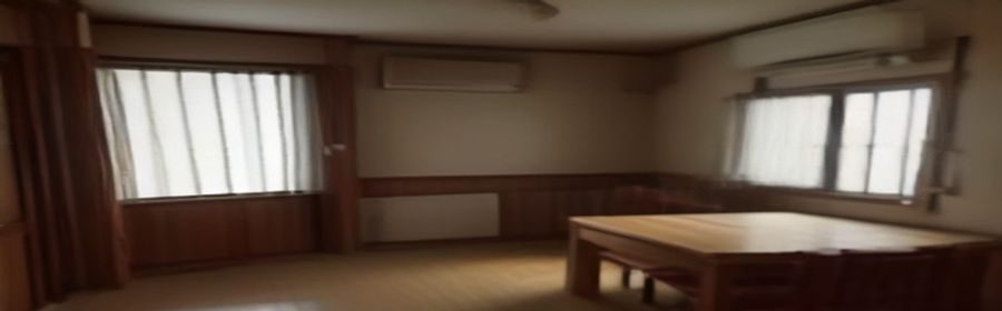 妈妈的欲望题材代表性画面，温暖家庭室内光线下母亲凝视窗外，情感压抑与自我觉醒的视觉隐喻，孟菲斯风格橙灰色调